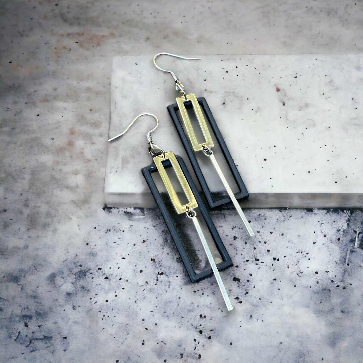 Boucles rectangulaires noir et or